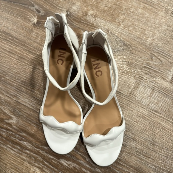 INC Womens White Arch Support Sollisa Round Toe Block Heel Heeled Sandal 7.5 M - Picture 5 of 7